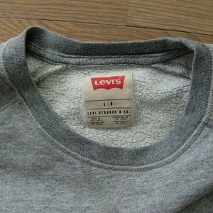 Levi’s long sleeve sweatshirt